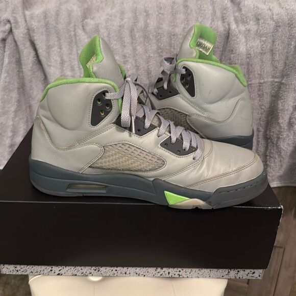 Air Jordan 5 Gray Green Sneakers